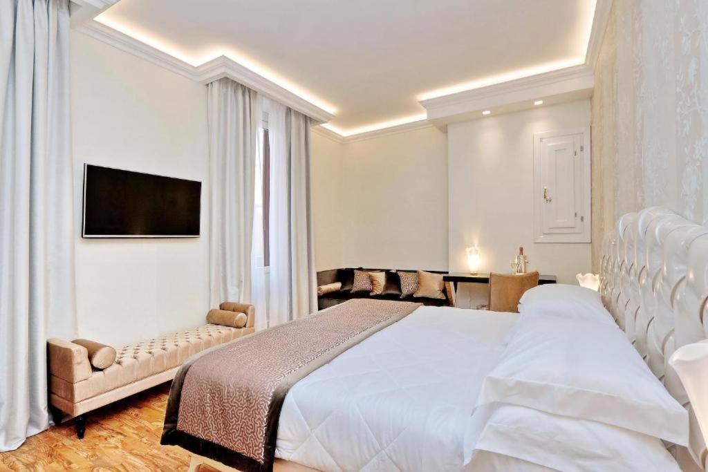 Bq House Fori Imperiali Luxury Rooms Rome Luaran gambar